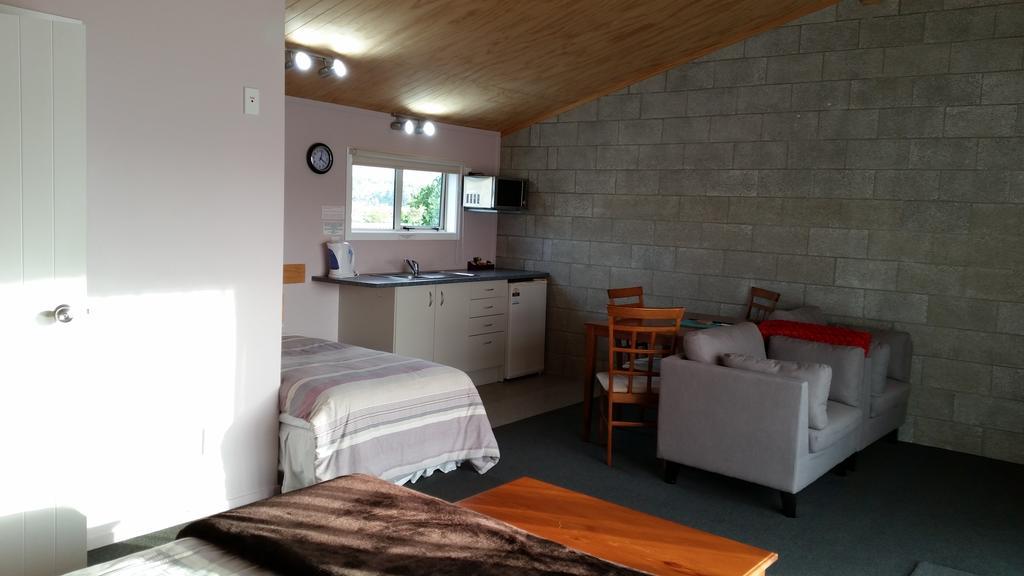 Abbey Court Motel Coromandel Экстерьер фото