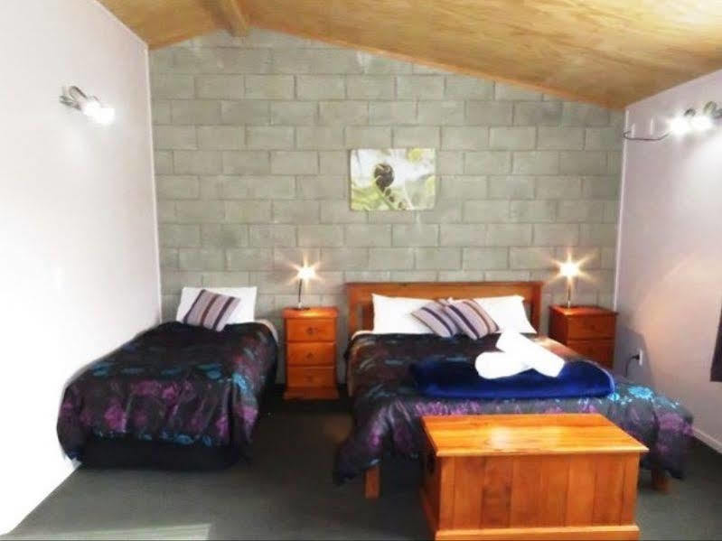 Abbey Court Motel Coromandel Экстерьер фото