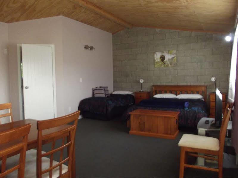 Abbey Court Motel Coromandel Экстерьер фото